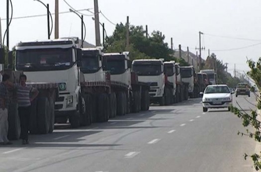 اعتراض و اعتصاب رانندگان کامیون بیرجند درب استانداری