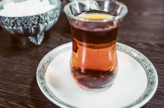 حمایت از تولید داخلی با توزیع چای ایرانی در بین هیات‌های مذهبی