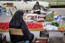 اکثر فروشندگان مواد غذایی در چهارشنبه بازار بیرجند فاقدمجوز هستند