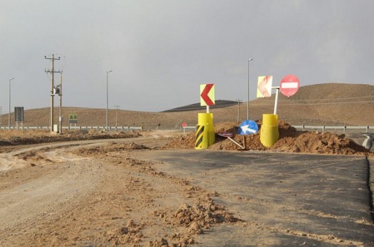 جاده روستای پیوند سربیشه که در دهه فجر امسال افتتاح شد؛ هم چنان مسدود است !!