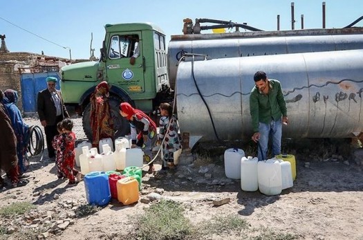رفع مشکل کمبود آب مجتمع آبرسانی فخررود درمیان با حفر چاه رزو تا اوایل ماه رمضان