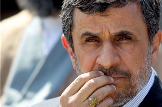 چرا احمدی نژاد نتوانست از بقایی عیادت کند؟