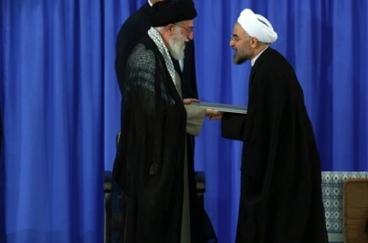 رهبر معظم انقلاب حکم ریاست‌جمهوری حجت‌الاسلام روحانی را تنفیذ کردند