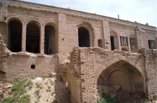 بنای تاریخی حسینیه معین شهرستان بشرویه مرمت می‌شود
