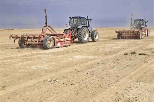 تسطیح لیزری اراضی کشاورزی در شهرستان سربیشه انجام می‌شود