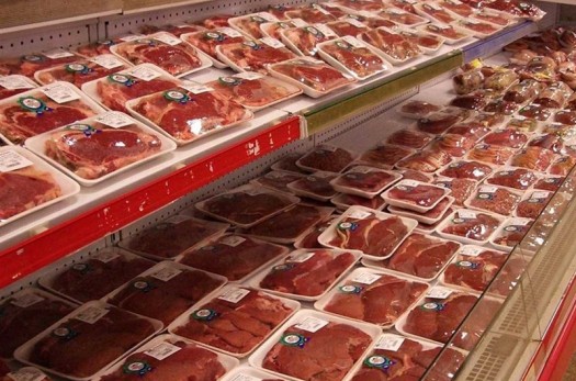 گران‌فروشی ۱۲ هزار تومانی گوشت دولتی در جیب دلال‌ها و واحدهای بسته‌بندی