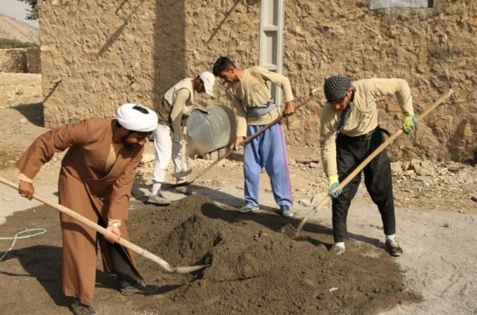 هجرت به اختیار روحانیت در روستای مرزی؛ اینجا طلاب هم آتش به اختیارند