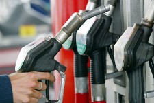 قیمت بنزین و مشکلات توأمان