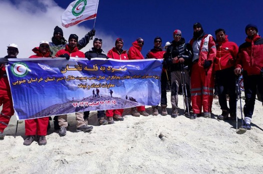 صعود 32 امدادگر خراسان‌جنوبی به قله تفتان