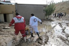 امدادرسانی جمعیت هلال احمر به ۴۰ حادثه دیده سیل طبس