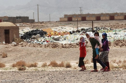 زنگ خطر زباله‌های پلاستیکی در حاشیه شهر بیرجند به صدا درآمد