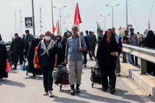 افزایش ورود اتباع خارجی در مرز شلمچه؛ توزیع ۸۵۰۰۰ بسته غذایی بین زائران توسط آستان قدس