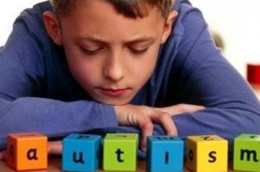 با پریشانی کودکان اوتیسم چه کنیم؟