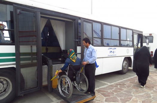 تحویل 18 دستگاه اتوبوس با رمپ ویژه معلولان بیرجند