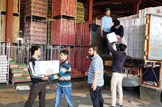 ۱۱ تن مواد غذایی و بهداشتی به مناطق سیل‌زده خوزستان ارسال شد