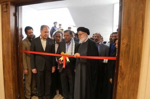 افتتاح کتابخانه‌ای در محروم‌ترین نقطه‌ بیرجند/ کمک ۱۰۰ میلیون تومانی رئیس بنیاد شهید به کتابخانه  شهید بصیری‌پور