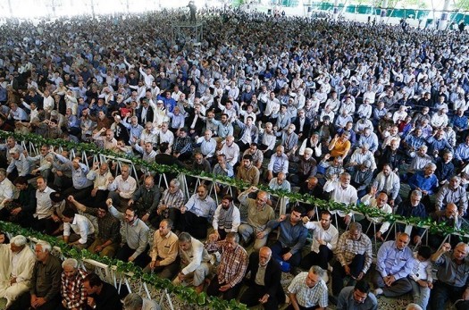 اهدای ۱۰۰ تخته فرش به مصلی المهدی(عج) بیرجند