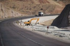 شرایط جوی عامل تأخیر در بازگشایی بزرگراه بیرجند- قاین/ مطالبات پیمانکاران پرداخت شد