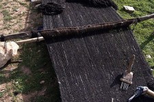 «سیدالی‌ها» به هنر «سیاه‌چادر بافی» جان دوباره دادند/ فعالیت ۳۰ کارگاه در روستای ۵۰۰ نفره